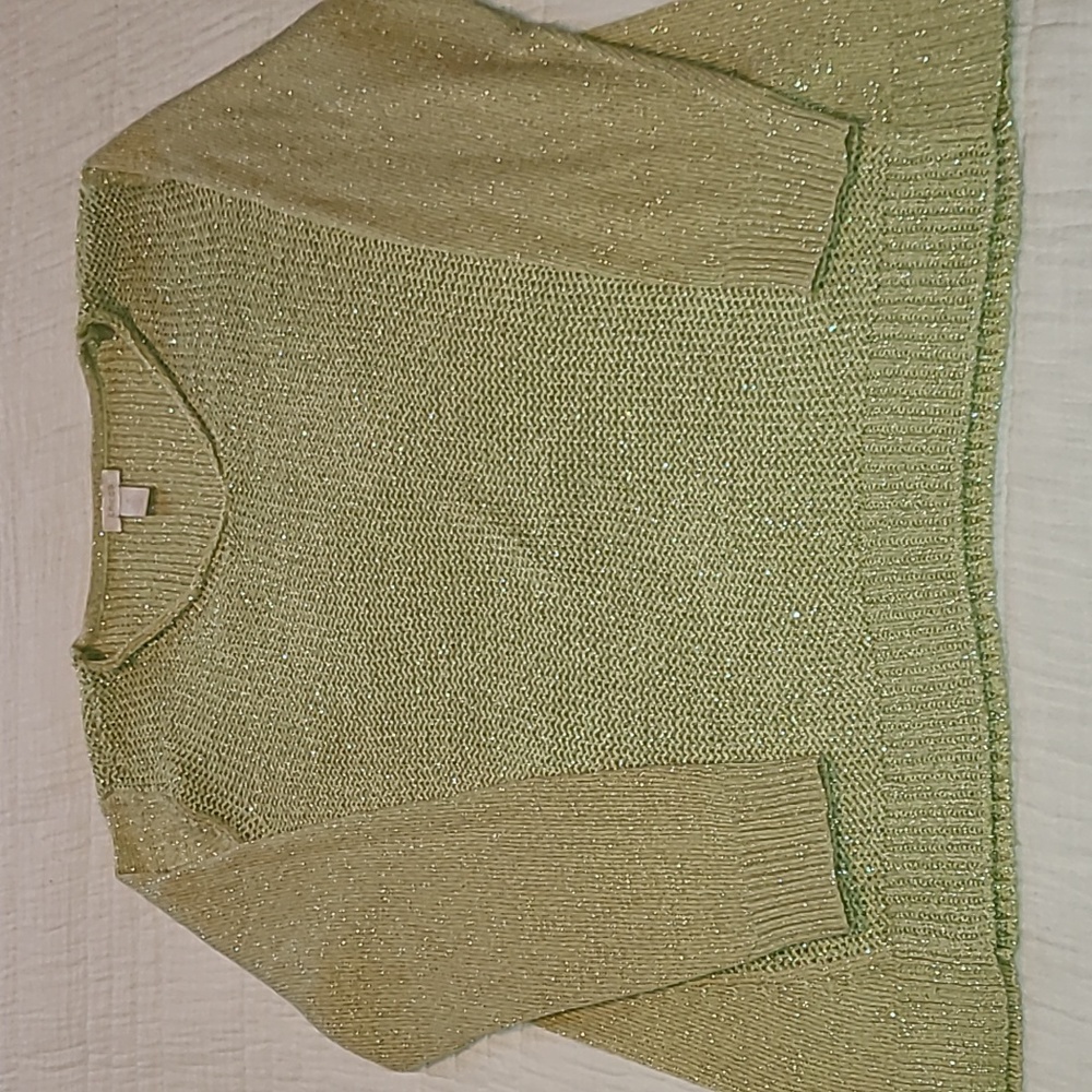 Lightweight sweater